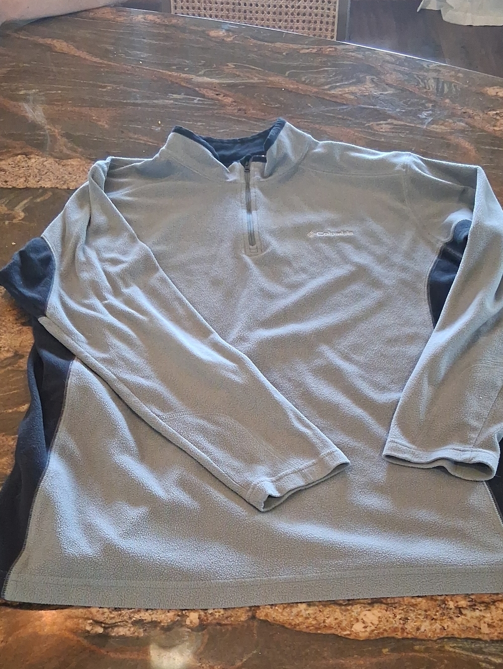 Columbia Gray and Black Quarter-Zip Fleece Pullover